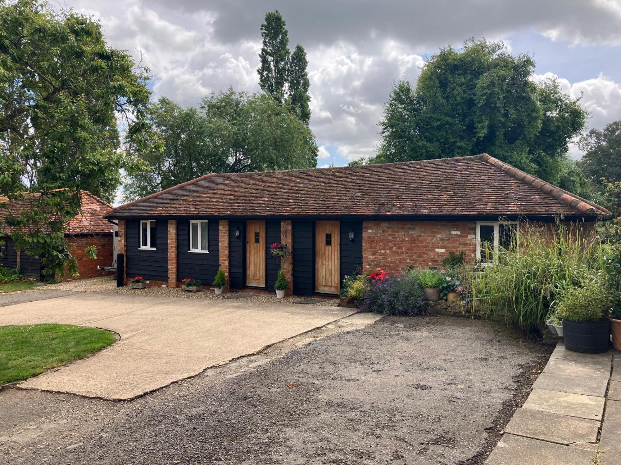 Upper Wood End Farm Holiday Cottages Marston Moreteyne المظهر الخارجي الصورة
